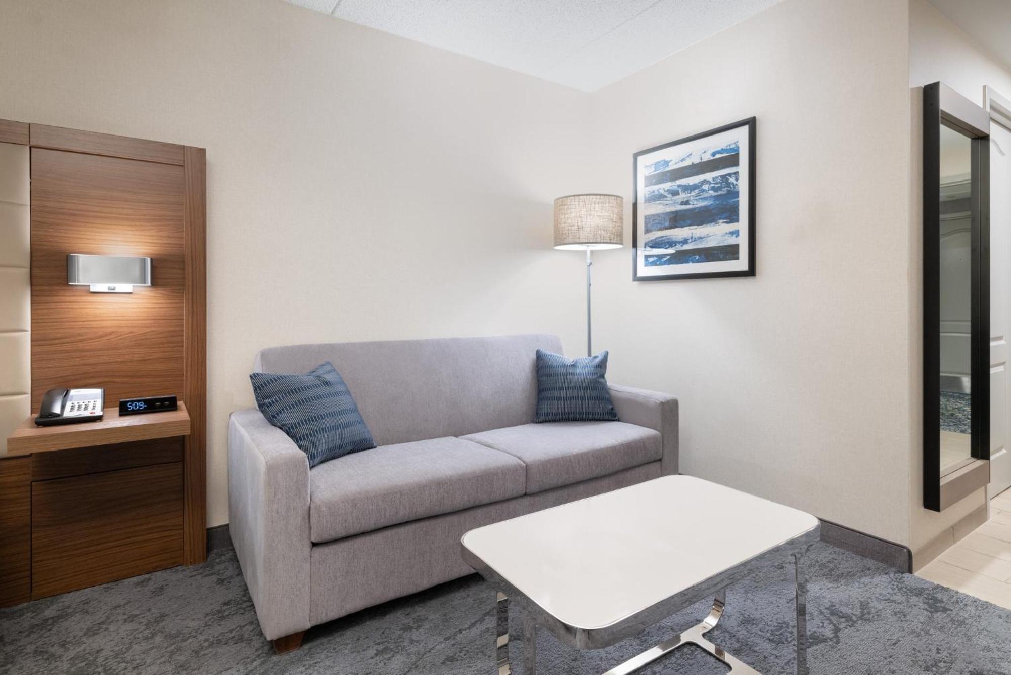 Holiday Inn Express & Suites Boston - Cambridge By Ihg Exterior foto